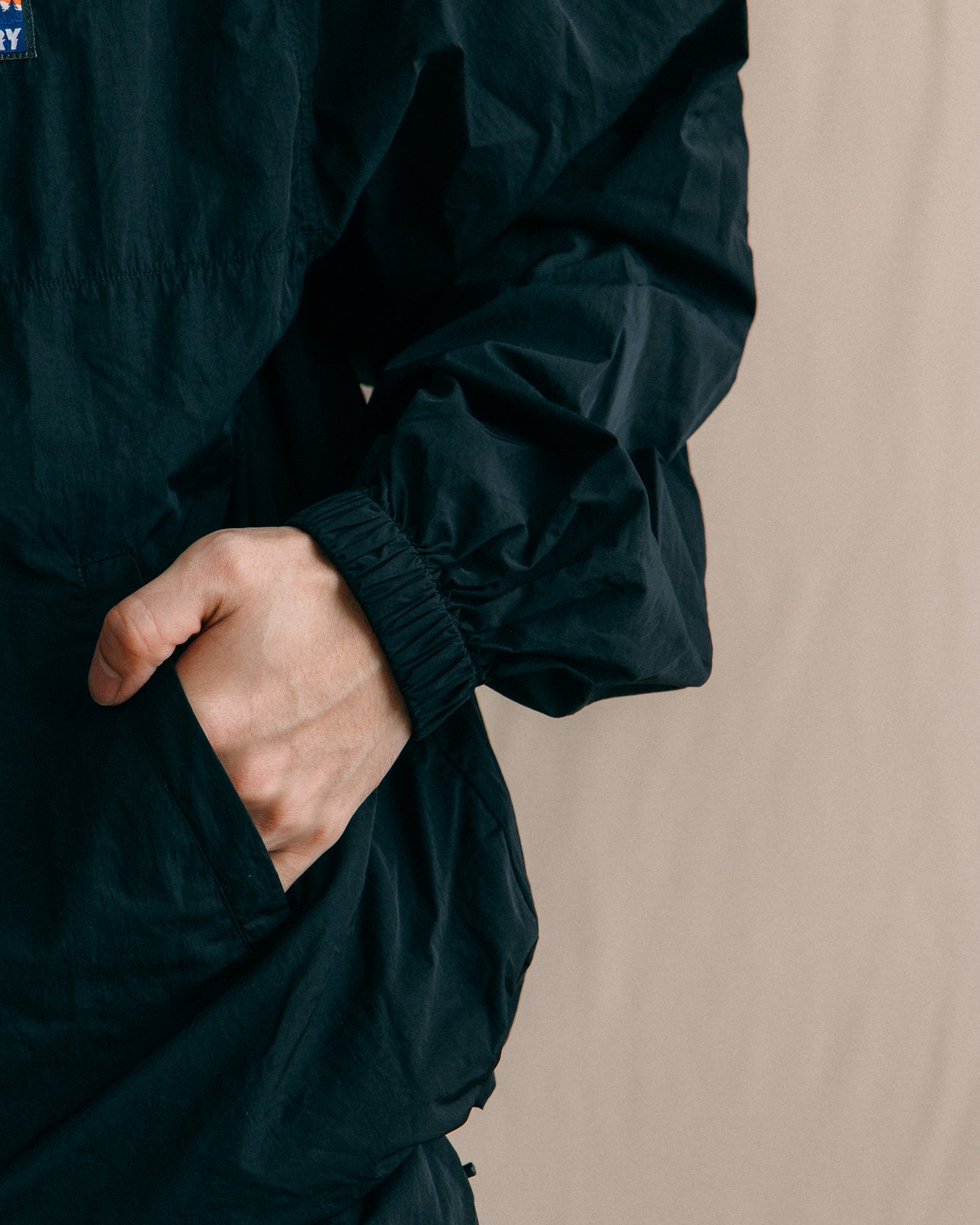 GROCERY PACKABLE NYLON WINDBREAKER/ BLACK