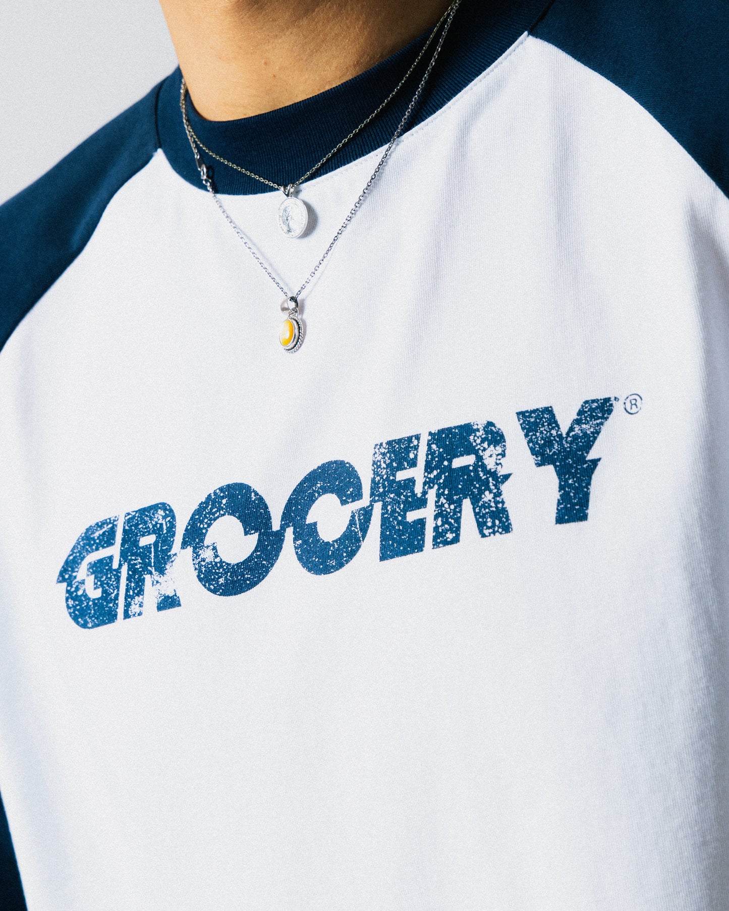 GROCERY CONTRAST RAGLAN LOGO TEE/ WHITE