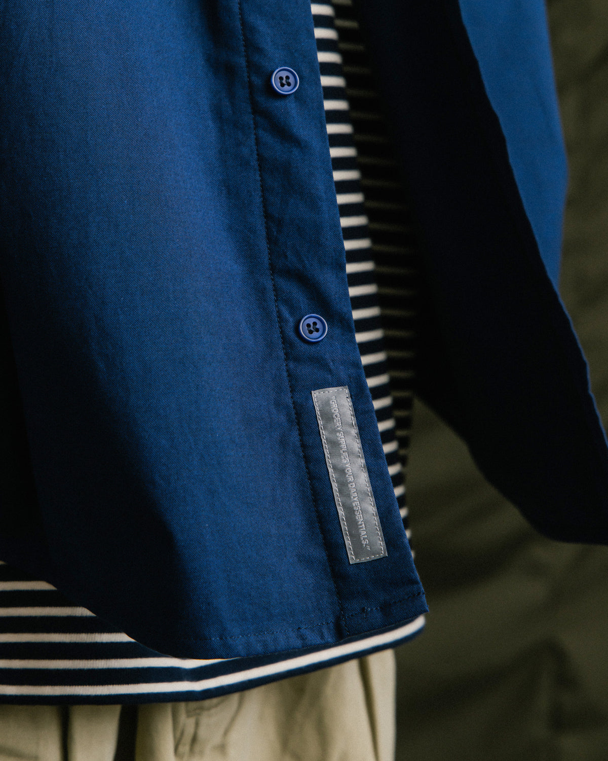 GROCERY ASYMMETRIC POCKET OXFORD SHIRT/ BLUE