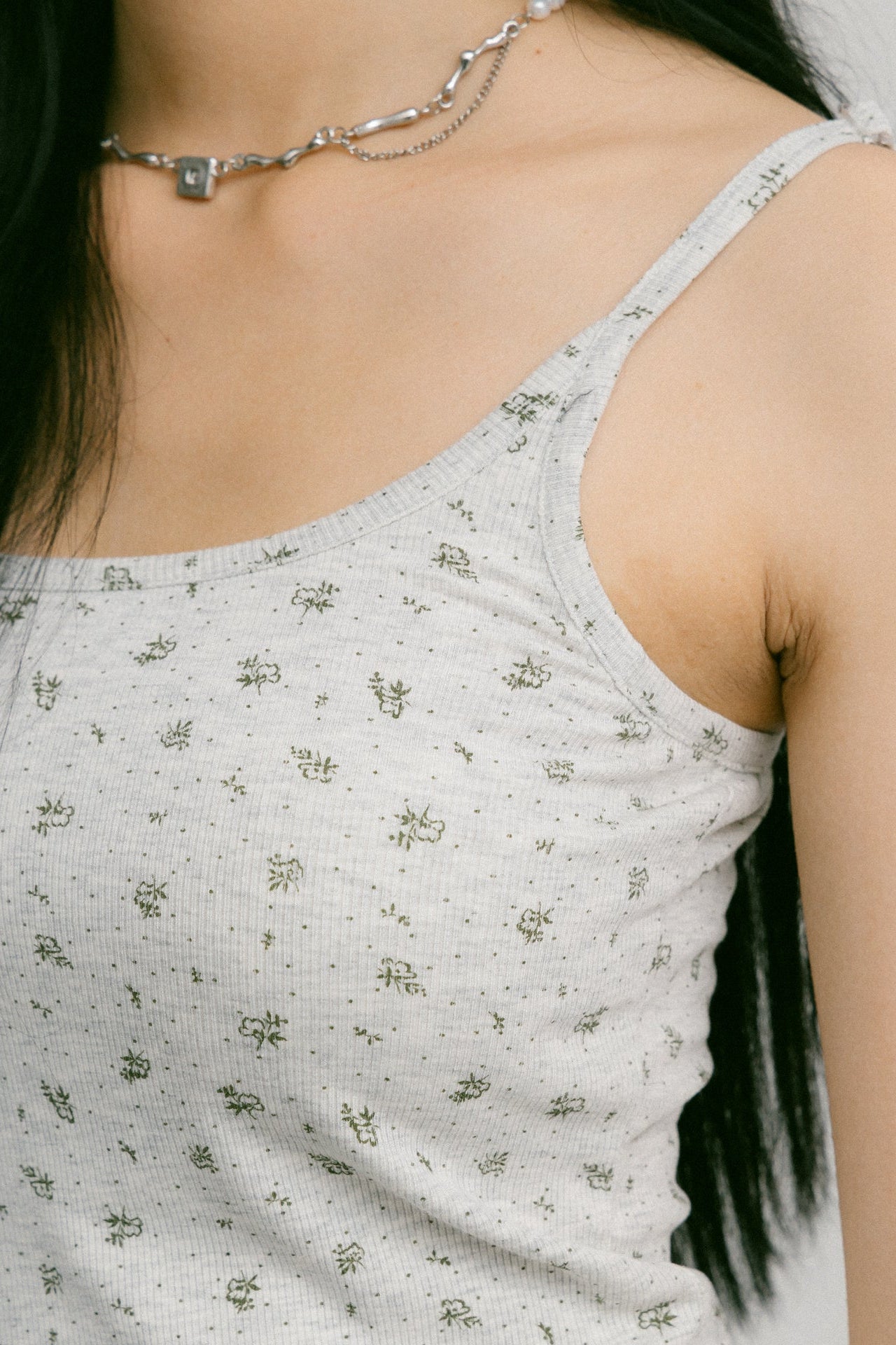 GROCERY CAMISOLE TANK TOP/ GREY FLORAL