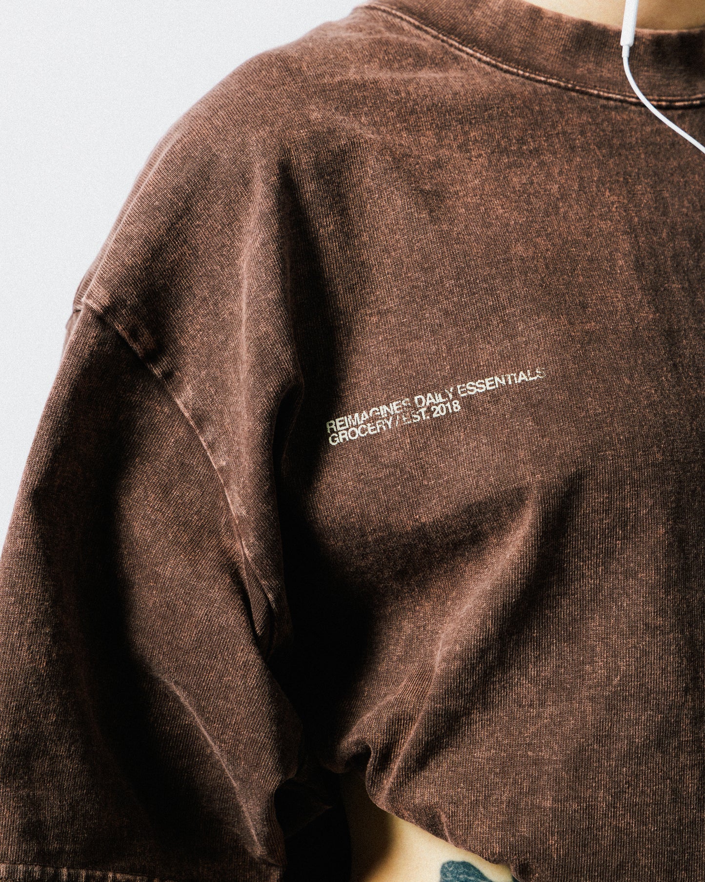 GROCERY DAILY ESSENTIALS WASHED GRAPHIC BOXY TEE/ BROWN