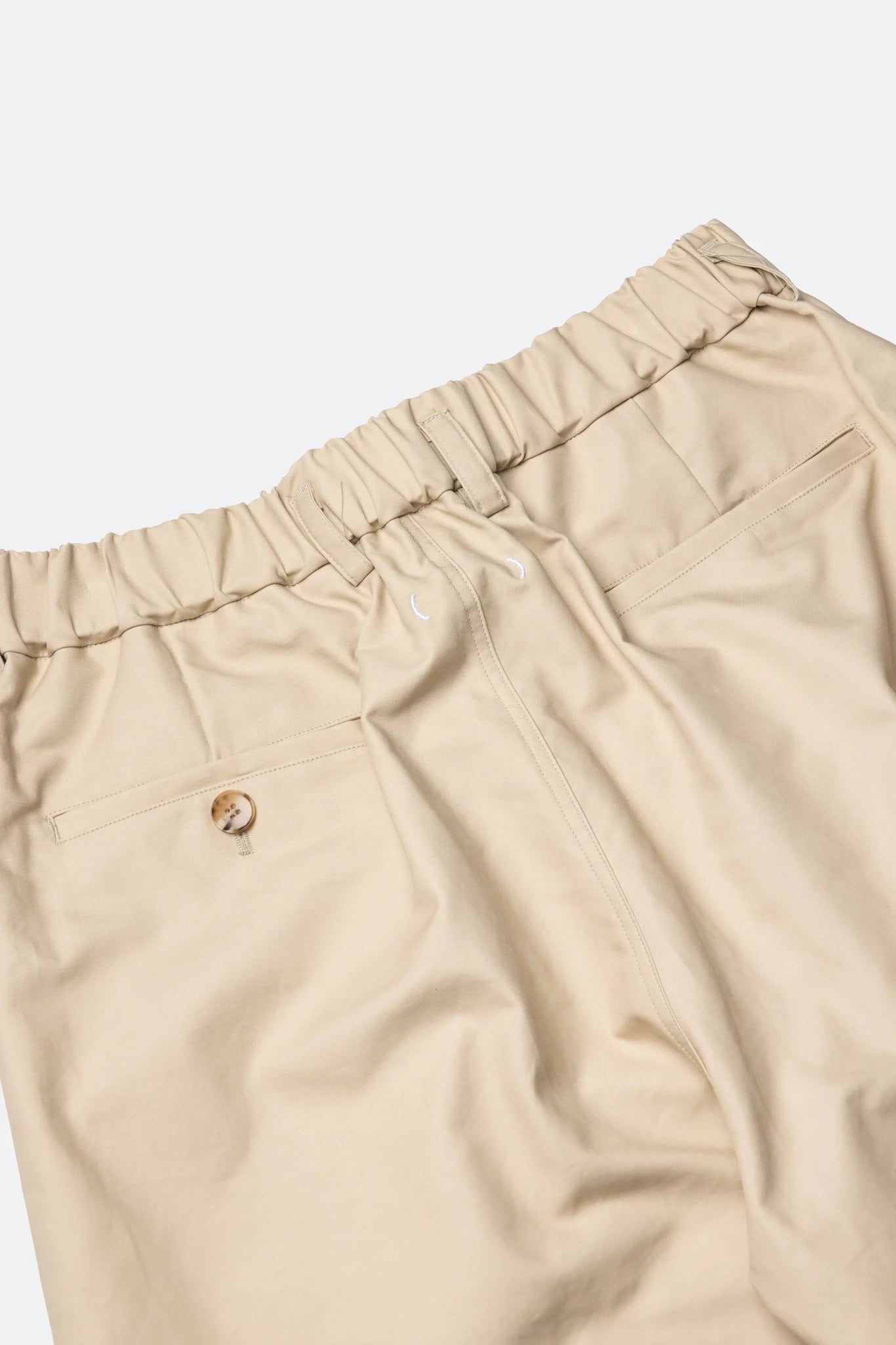 (empty) manual co. pleated bermuda shorts/ light beige - GROGROCERY