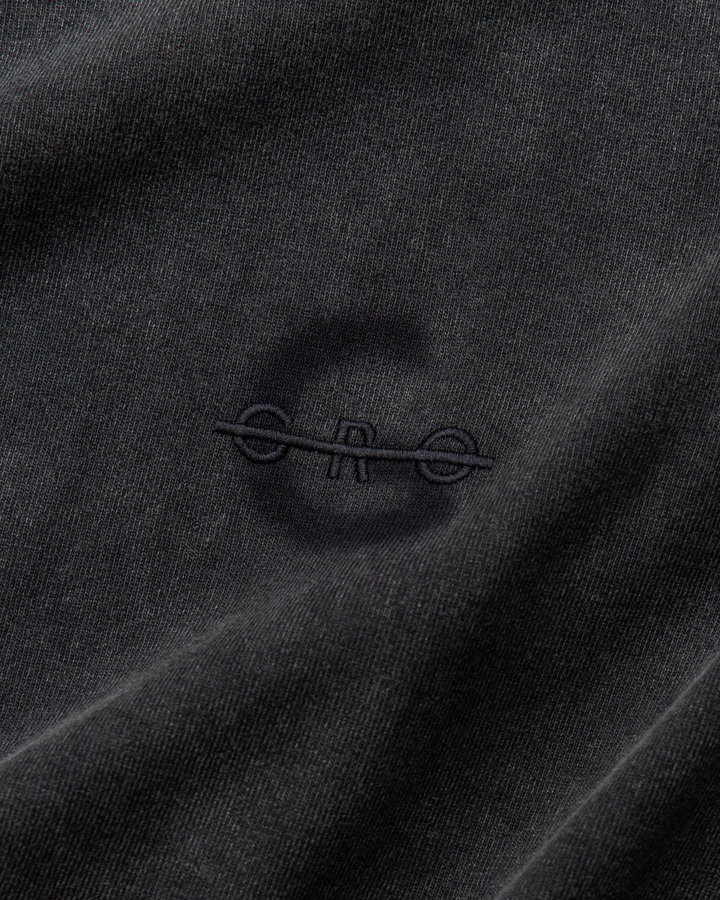 GROCERY SNOW WASHED SMALL LOGO TEE/ DARK GREY - GROGROCERY