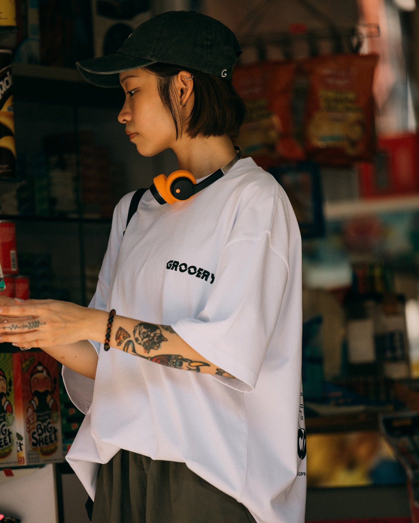 GROCERY TEE - 068 GROCOMMUNITY WORLD TEE/ WHITE - GROGROCERY