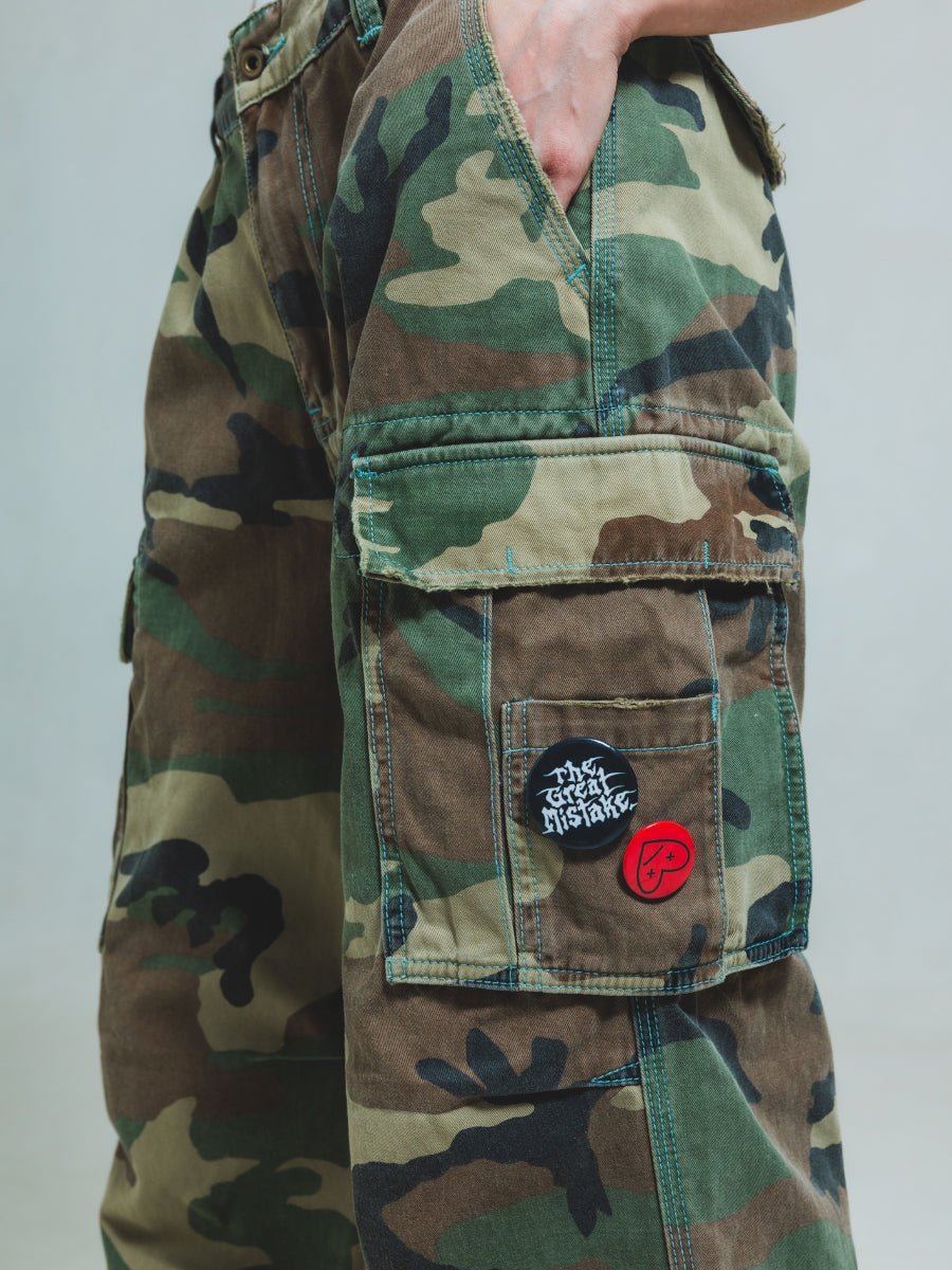 THEGREATMISTAKE. TINY MISTAKES & LOVE PIN - GROGROCERY