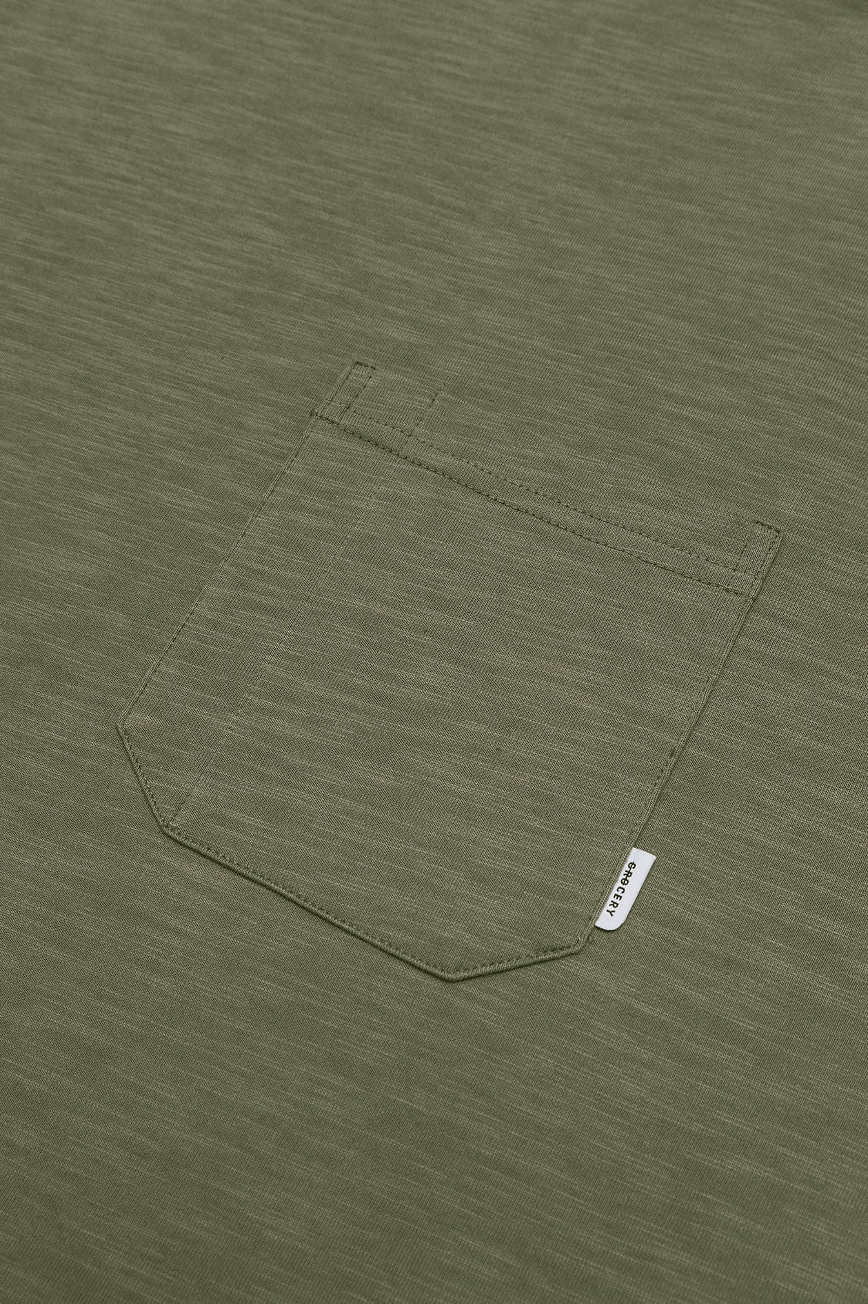 GROCERY SS23 TEE-039 VERY BASIC POCKET TEE/ OLIVE - GROGROCERY