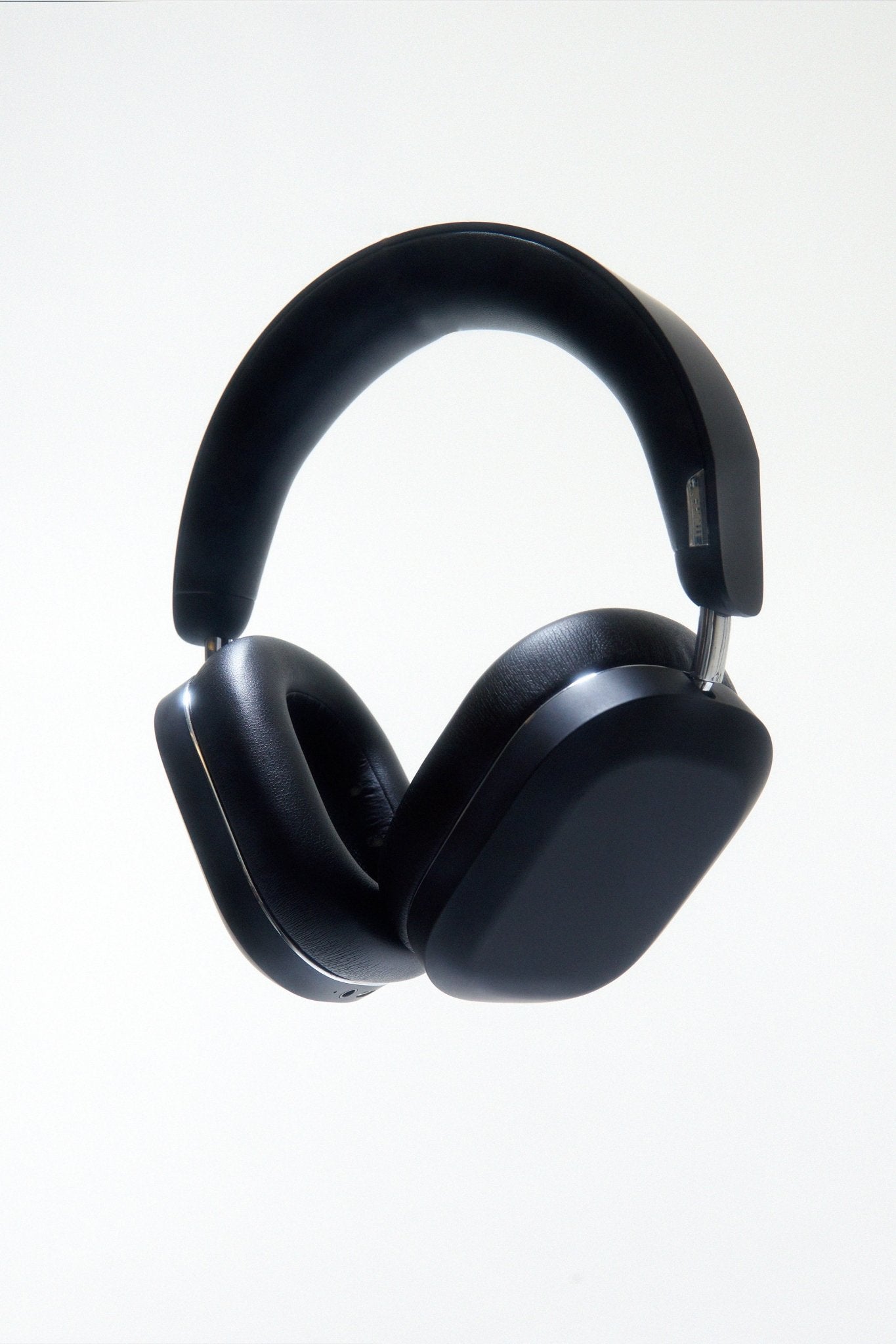 MONDO OVER-EAR/ BLACK - GROGROCERY