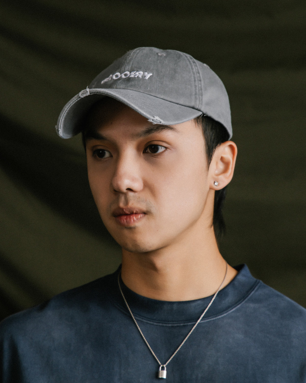 GROCERY LIGHT WASHED DISTRESSED CAP/ LIGHT GREY