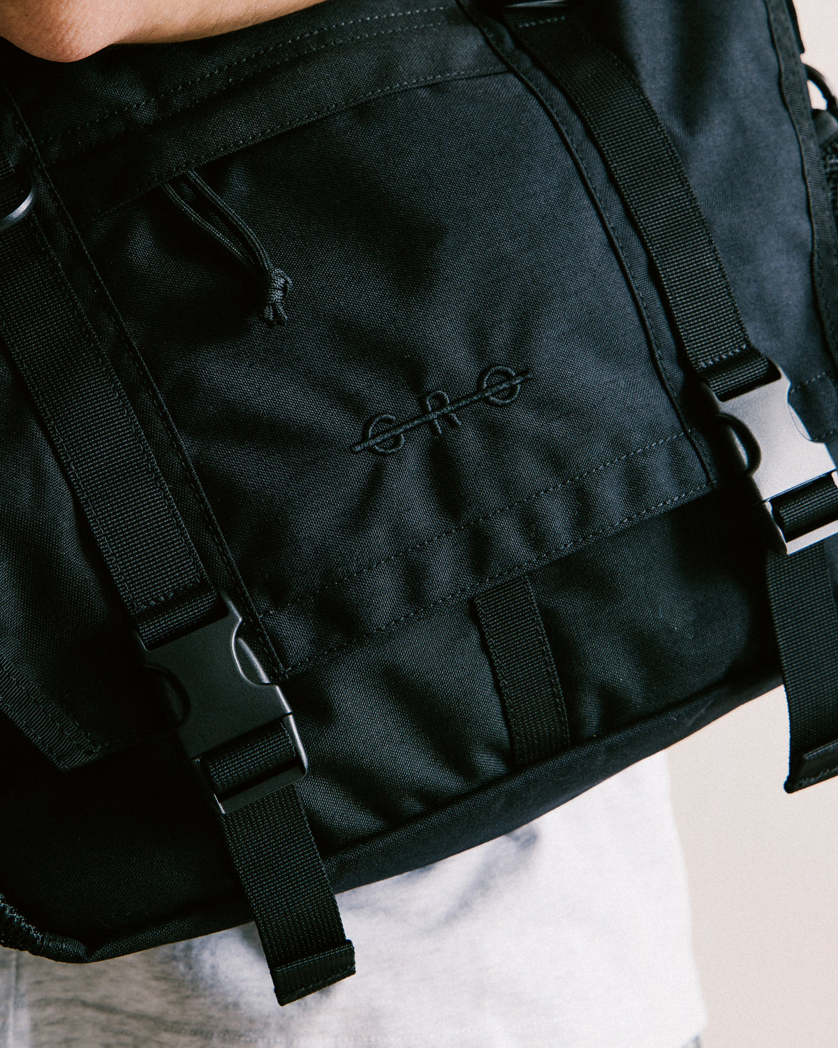 GROCERY CORDURA CROSS BODY MESSENGER BAG/ BLACK