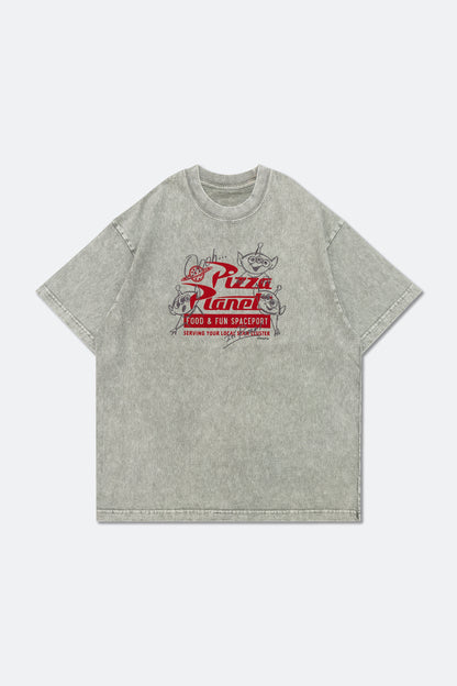GROCERY | TARMAC | TOY STORY PIZZA PLANET HAND DRAWN RECEIPT WASHED GRAPHIC BOXY TEE/ GREY
