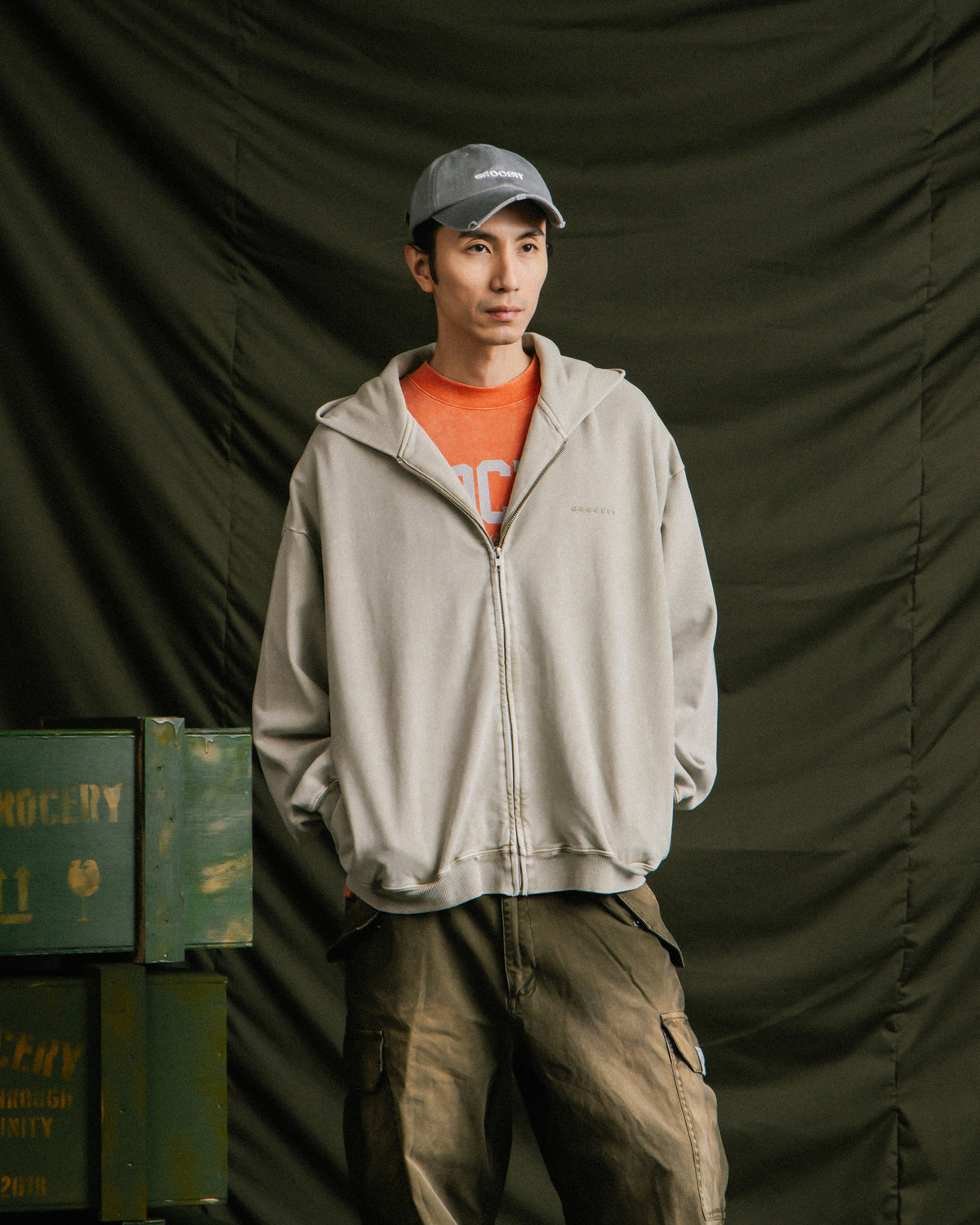 GROCERY LIGHT WASHED DISTRESSED CAP/ LIGHT GREY