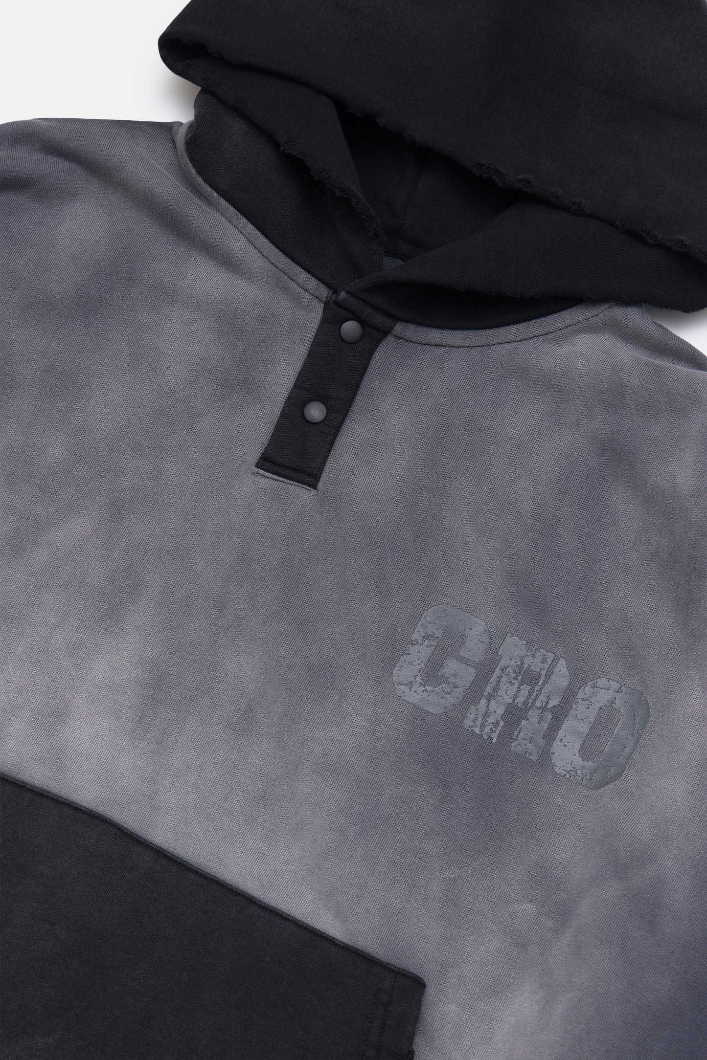 GROCERY TWO TONE BUTTON NECK WASHED HOODIE/ GREY & BLACK