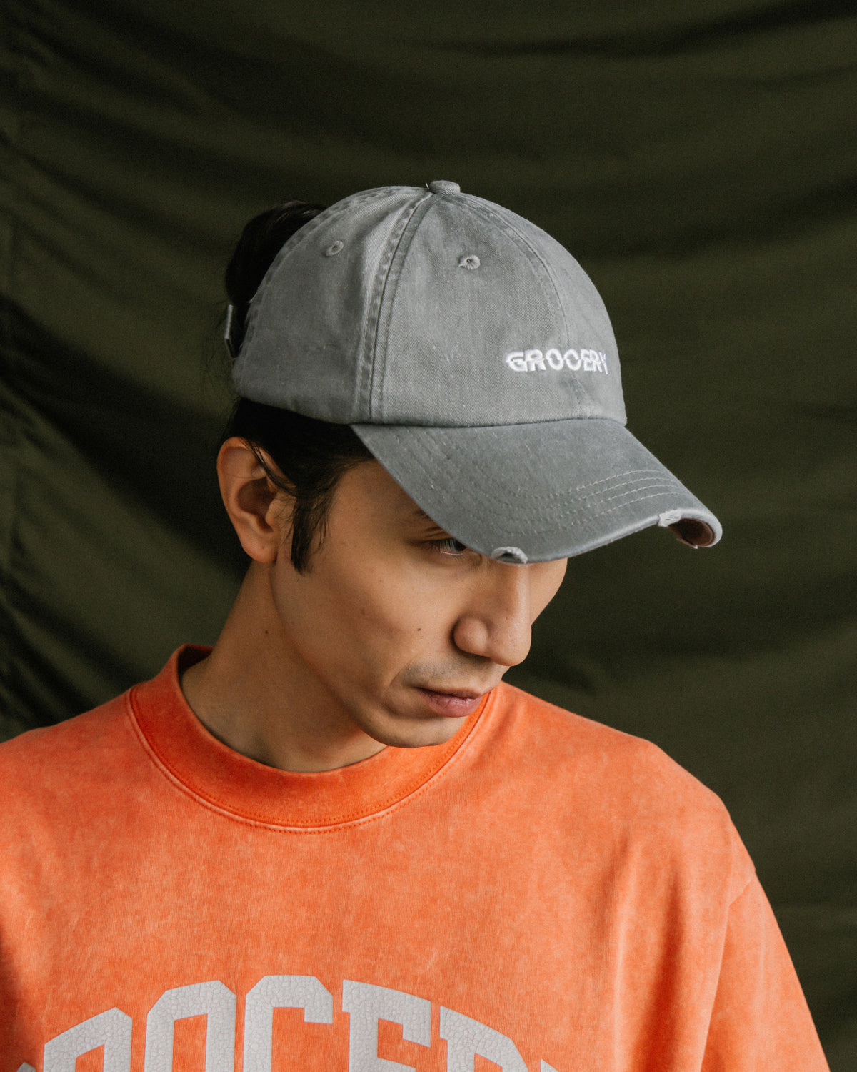GROCERY LIGHT WASHED DISTRESSED CAP/ LIGHT GREY