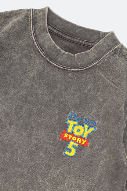 GROCERY | TARMAC | TOY STORY PONY RIDERS WASHED GRAPHIC BOXY TEE/ CHARCOAL