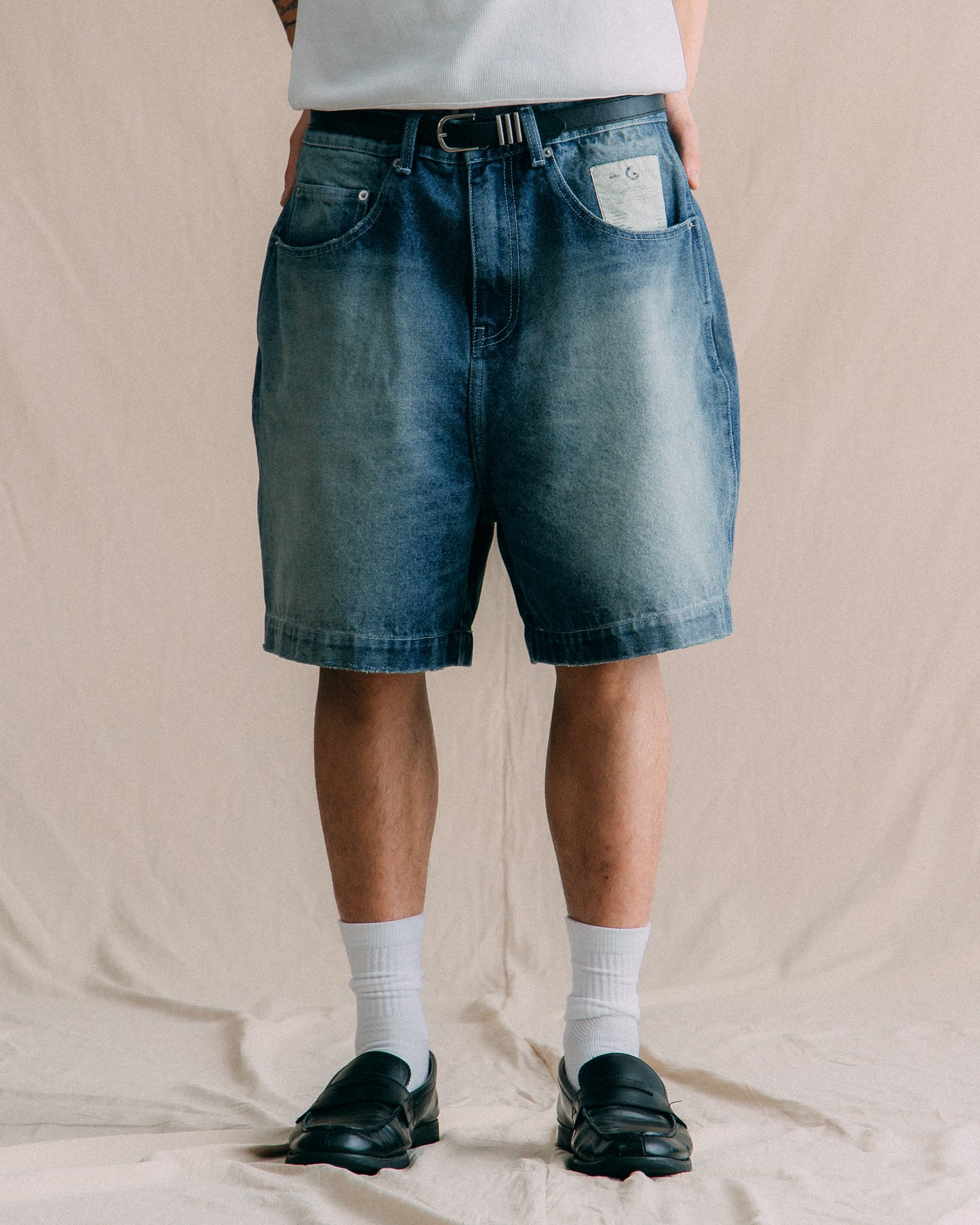 GROCERY G LOGO WASHED DENIM SHORTS/ FADED BLUE