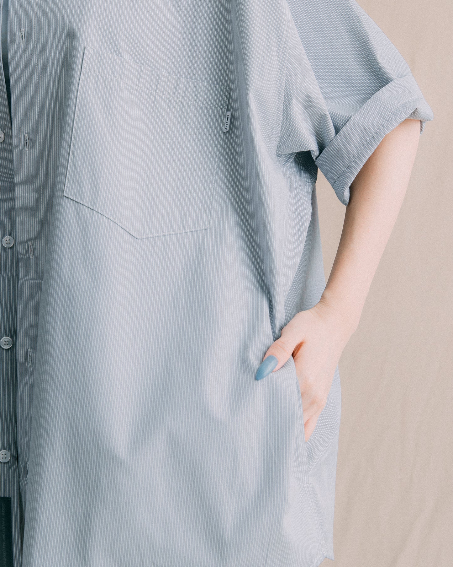 GROCERY POCKET SHORT SLEEVE STRIPE SHIRT/ GREY