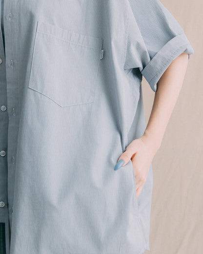 GROCERY POCKET SHORT SLEEVE STRIPE SHIRT/ GREY