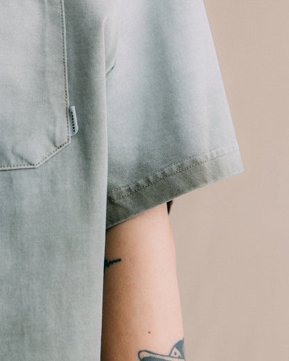 GROCERY WASHED POCKET INVOICE BOXY TEE/ SUN FADE DARK OLIVE