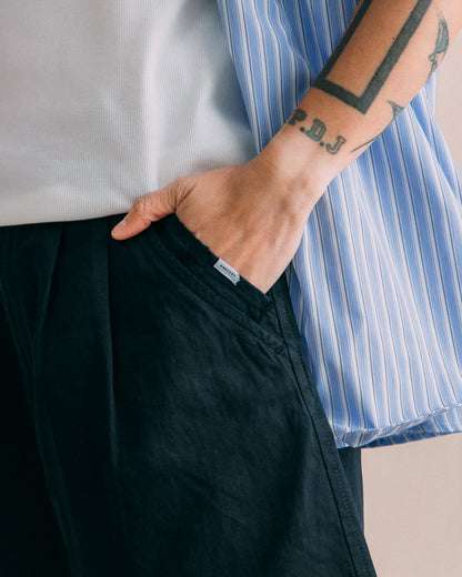 GROCERY WASHED DOUBLE POCKET DISTRESSED CHINO SHORTS/ BLACK