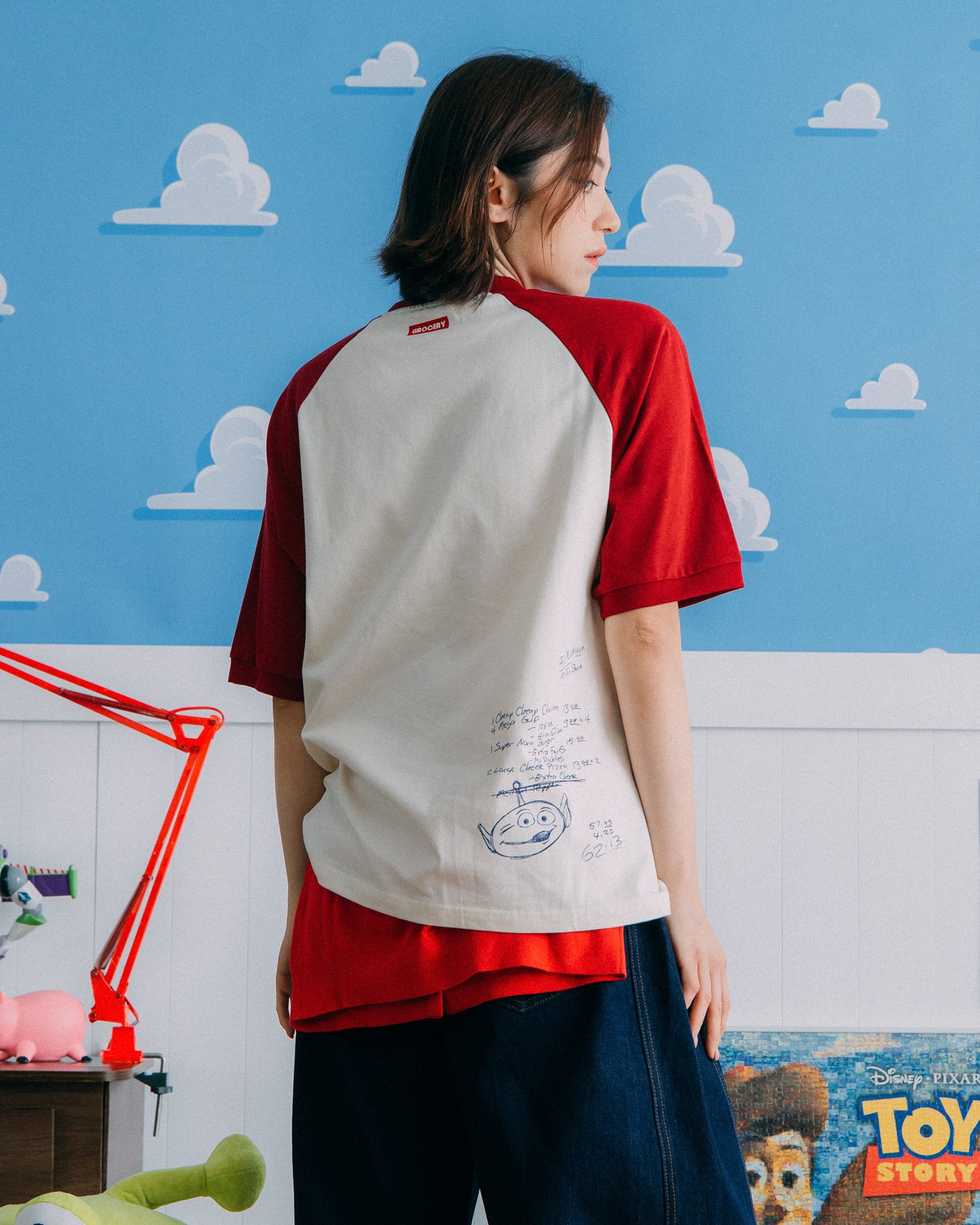 GROCERY | TARMAC | TOY STORY PIZZA PLANET HAND DRAWN RAGLAN TEE/ RED & IVORY