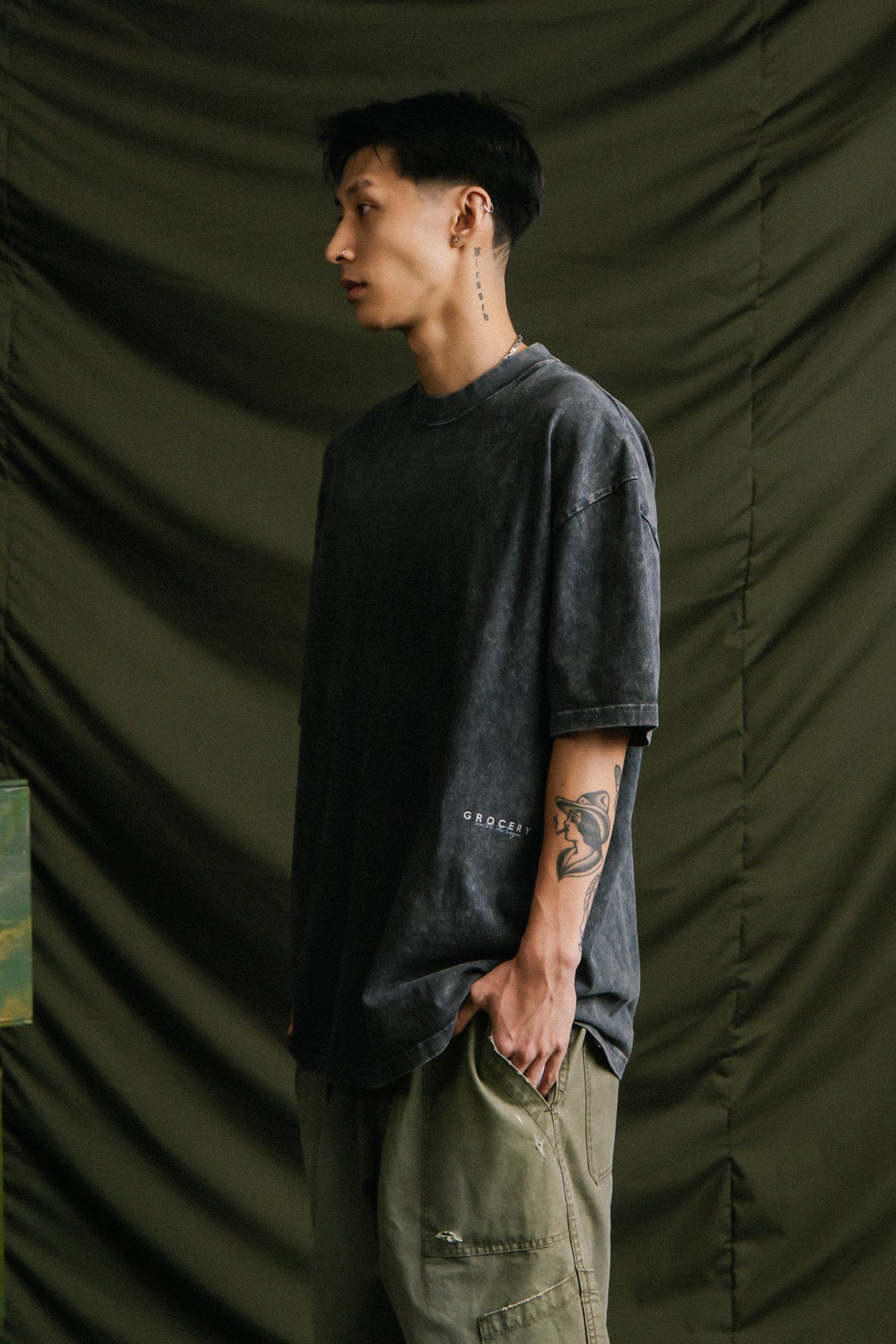 GROCERY SMALL LOGO WASHED TEE/ CHARCOAL
