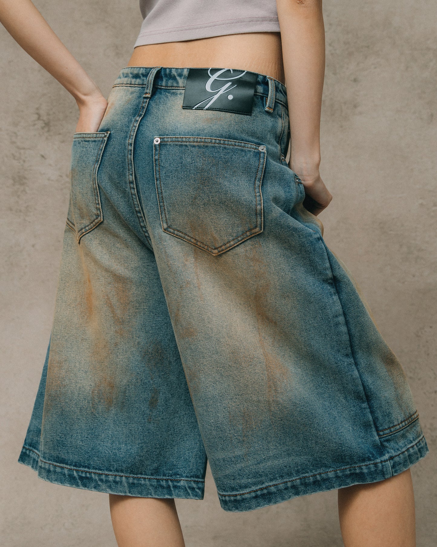 GROCERY DIRTY WASHED DENIM BAGGY JORTS/ DARK WASH