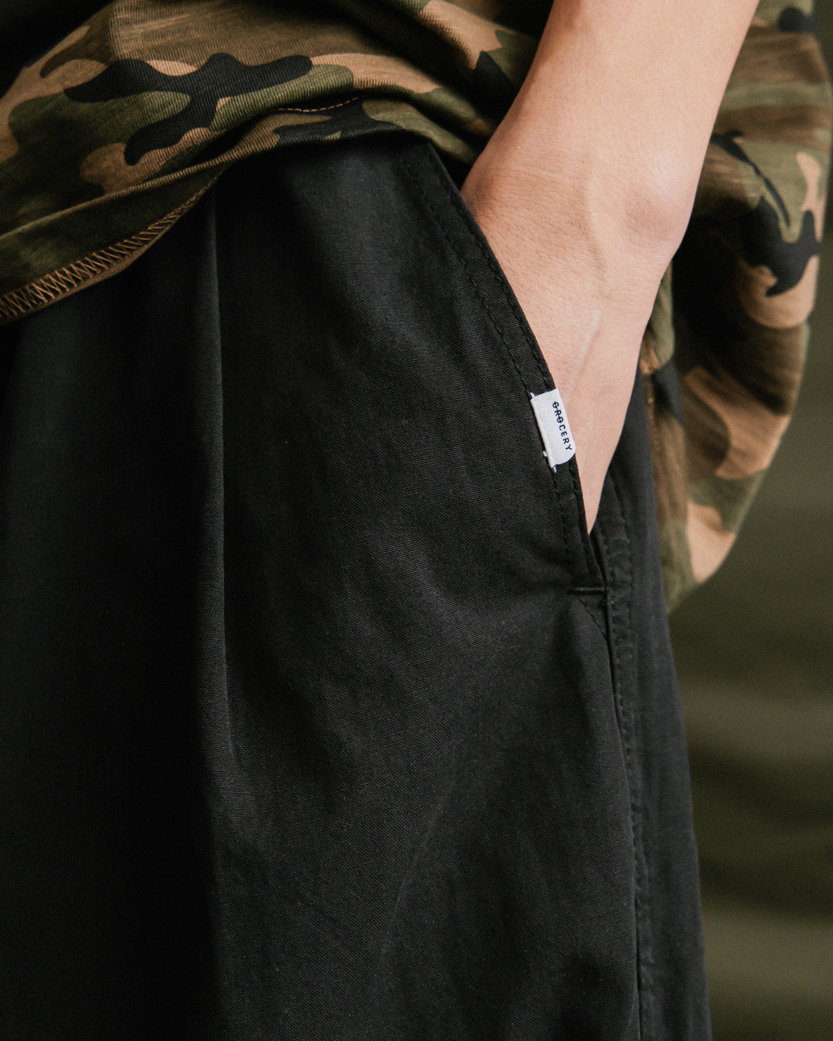 GROCERY BALLOON FIT WIDE PANTS/ BLACK
