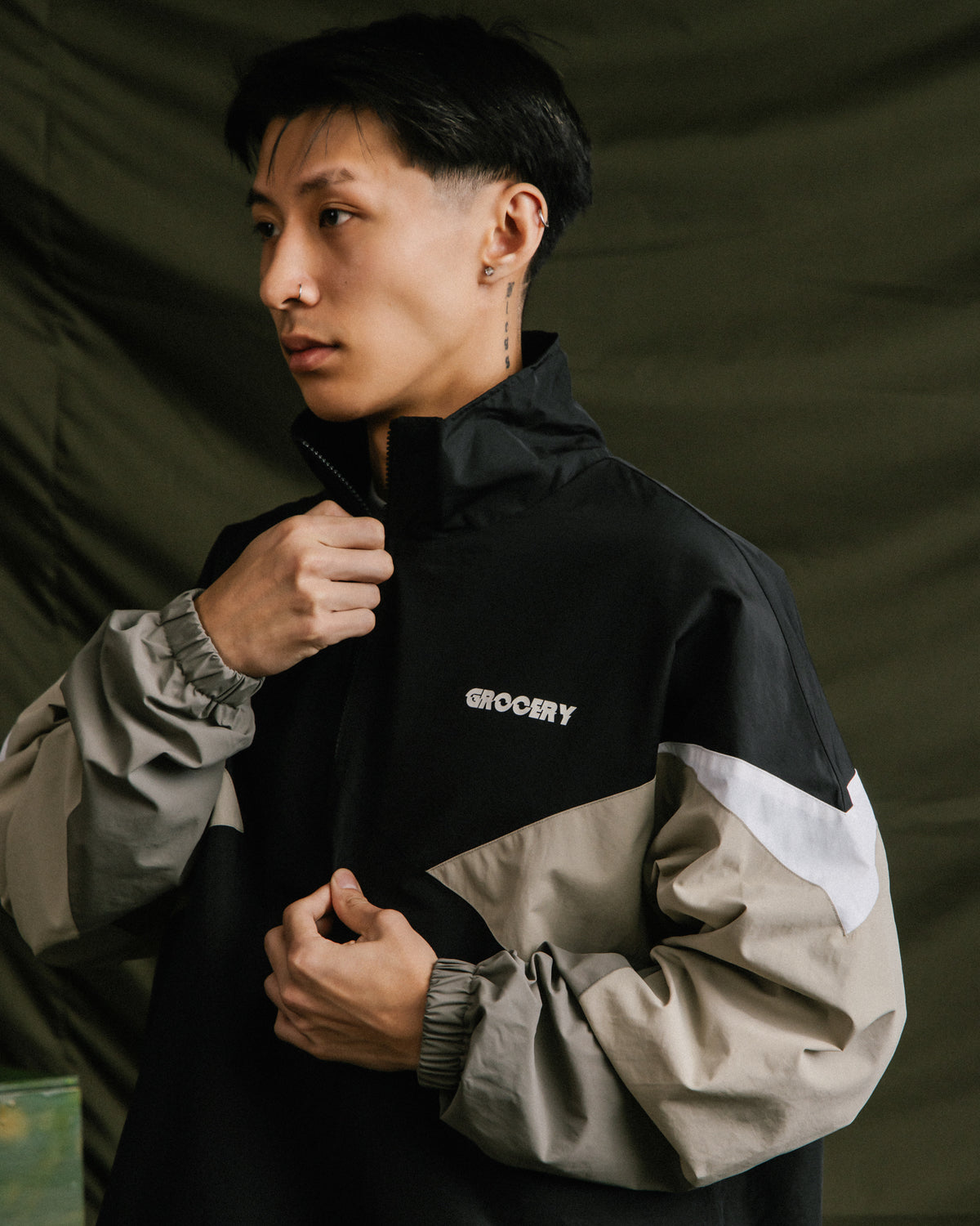 GROCERY NYLON PANEL HALF ZIP WINDBREAKER/ SAND