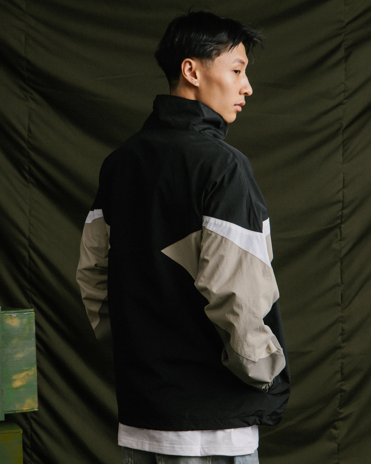 GROCERY NYLON PANEL HALF ZIP WINDBREAKER/ SAND
