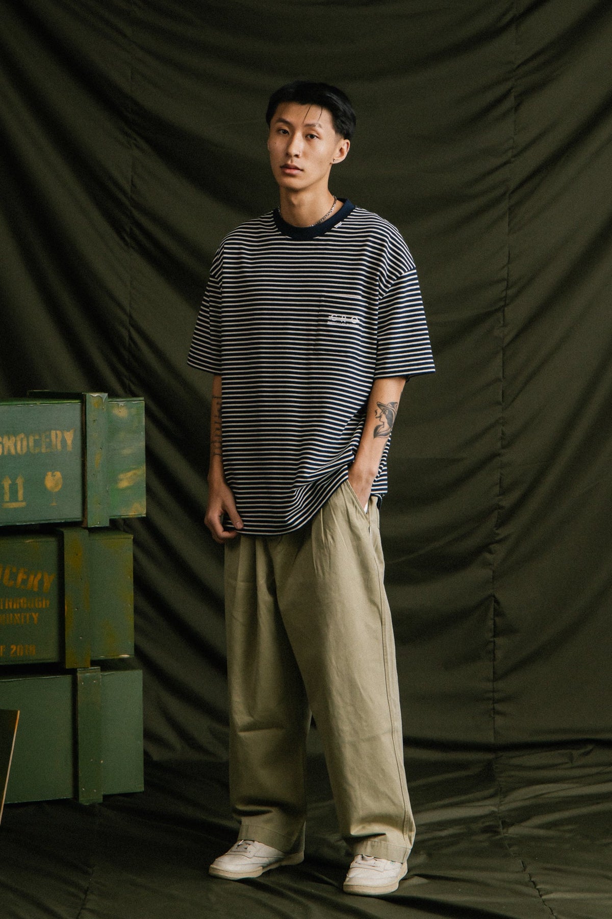 GROCERY EMBROIDERY LOGO POCKET STRIPE TEE/ NAVY & WHITE