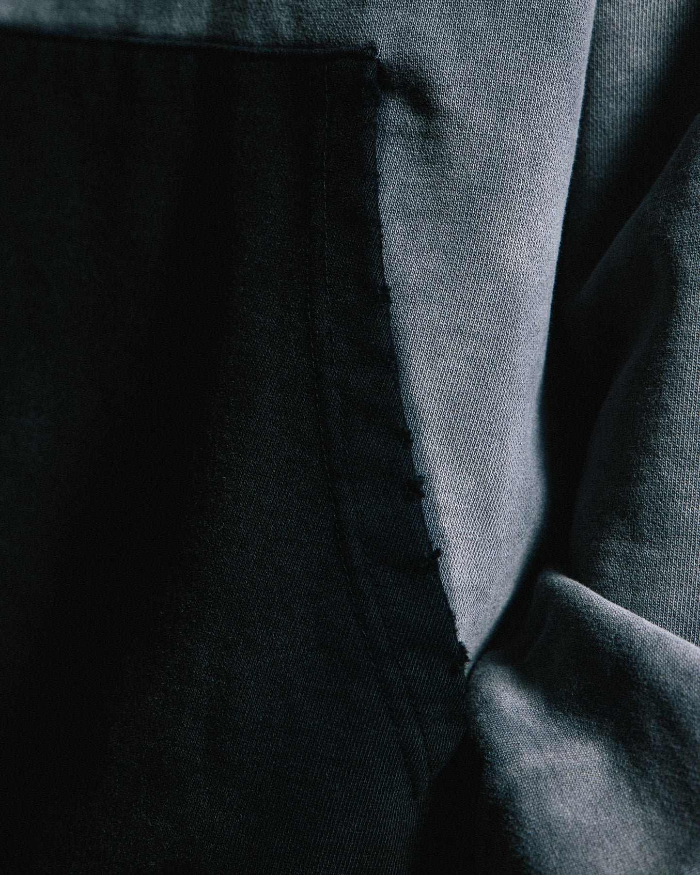 GROCERY TWO TONE BUTTON NECK WASHED HOODIE/ GREY & BLACK