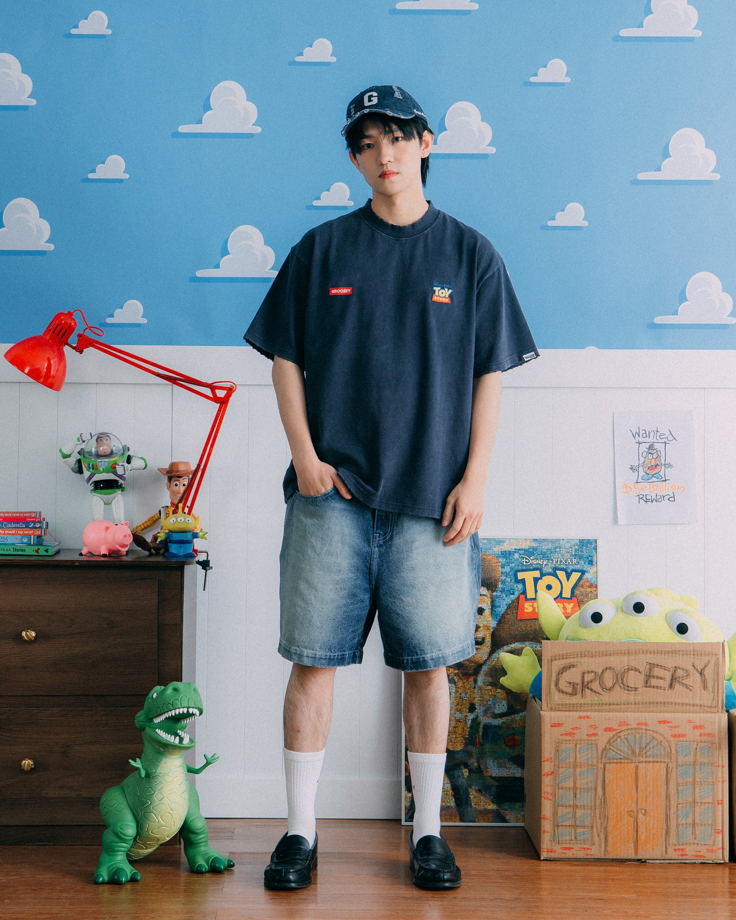 GROCERY | TARMAC | TOY STORY WOODY & JESSIE WASHED GRAPHIC BOXY TEE/ NAVY