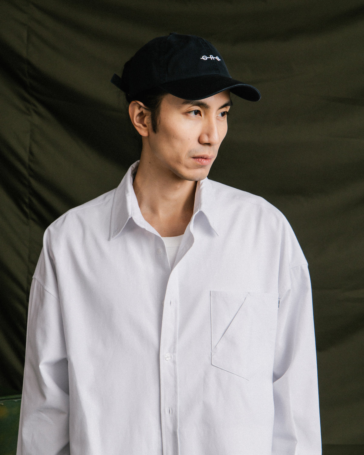 GROCERY ASYMMETRIC POCKET OXFORD SHIRT/ WHITE