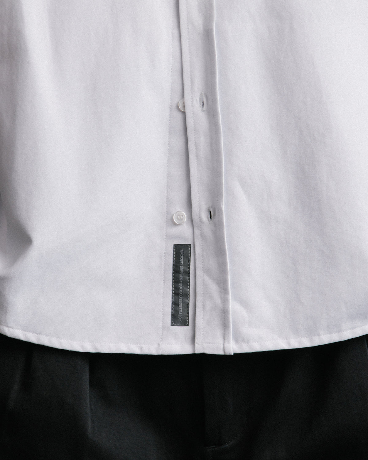GROCERY ASYMMETRIC POCKET OXFORD SHIRT/ WHITE