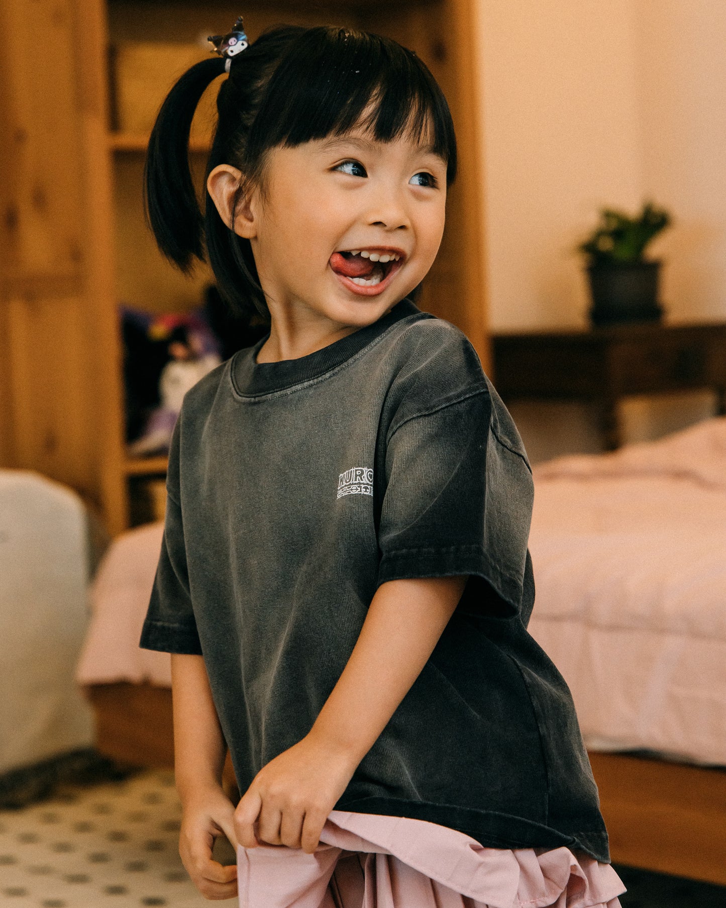 GROCERY | KUROMI KIDS SKETCH KUROMI WASHED GRAPHIC TEE/ FADED BLACK