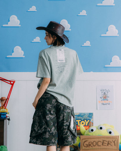 GROCERY | TARMAC | TOY STORY PIZZA PLANET HAND DRAWN RECEIPT WASHED GRAPHIC BOXY TEE/ GREY