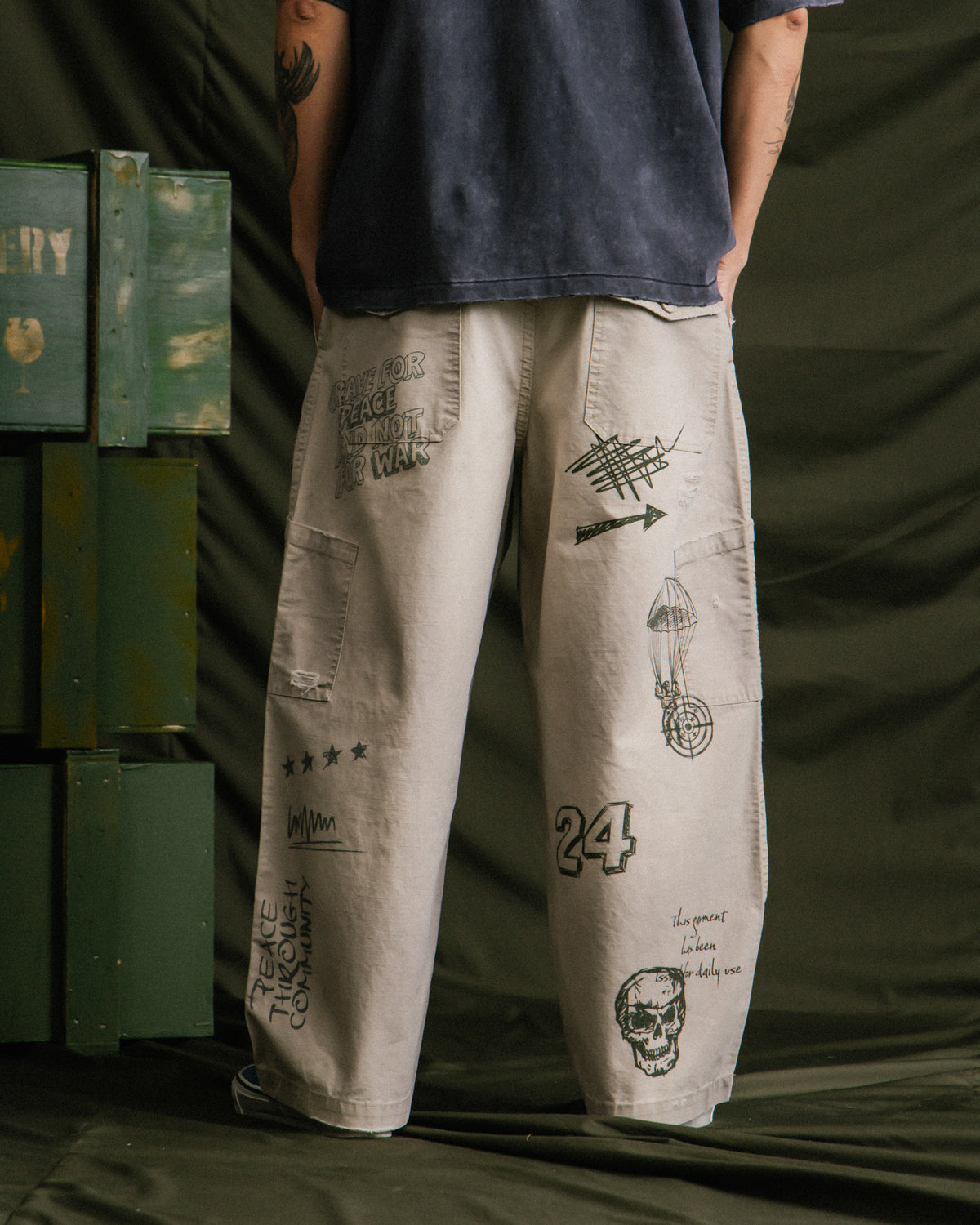 GROCERY HAND DRAWN GRAPHIC WASHED WIDE CHINO PANTS/ BEIGE