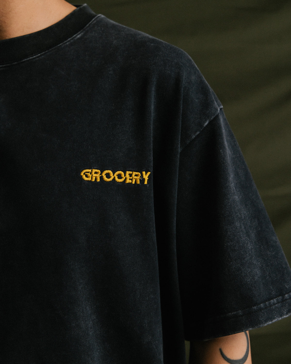 GROCERY x CITY OF DARKNESS GOLDEN DRAGON WASHED GRAPHIC BOXY TEE/ BLACK