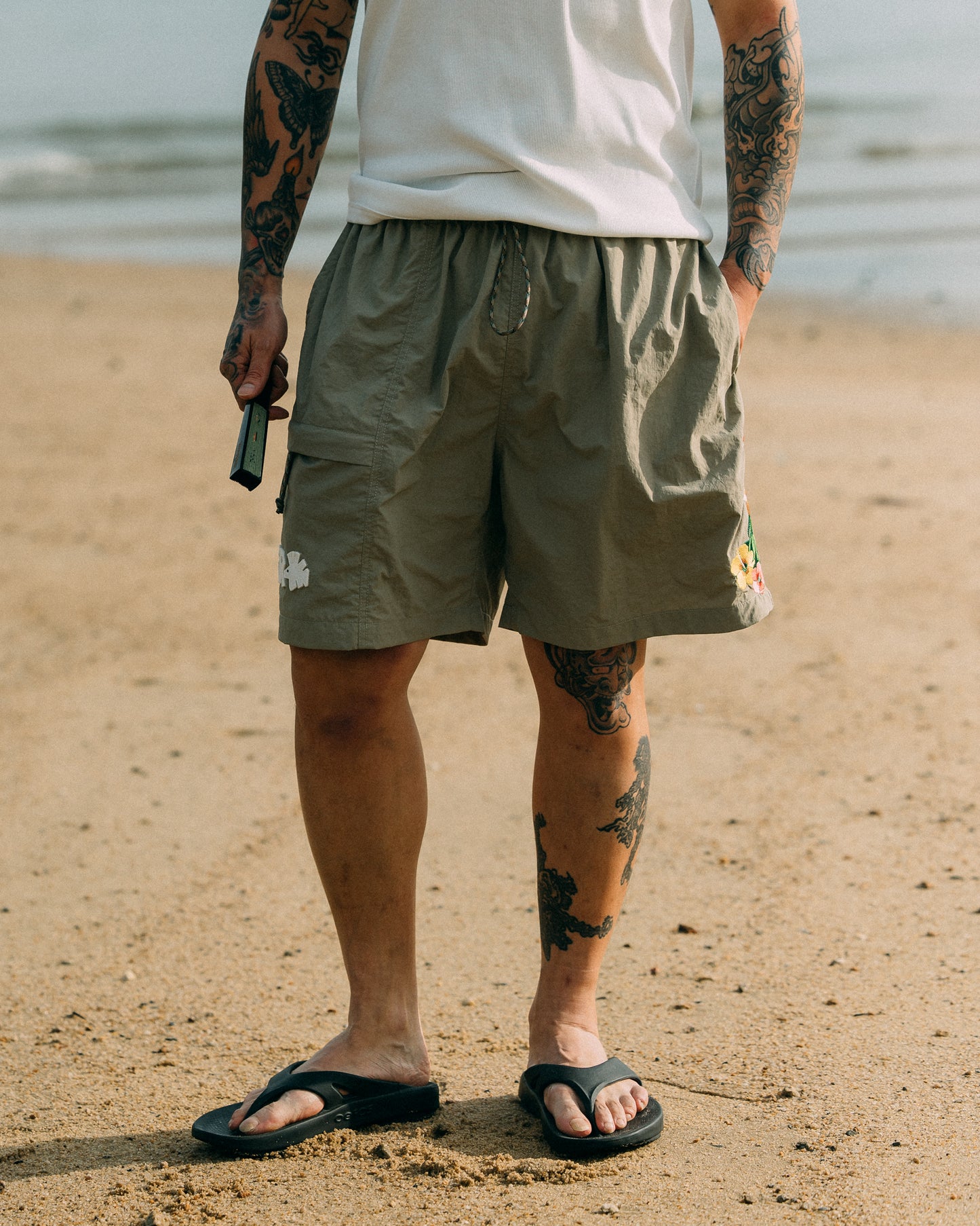 GROCERY x CLUB STUBBORN ULTRA SOUVENIR SHORTS/ HAWAII KHAKI