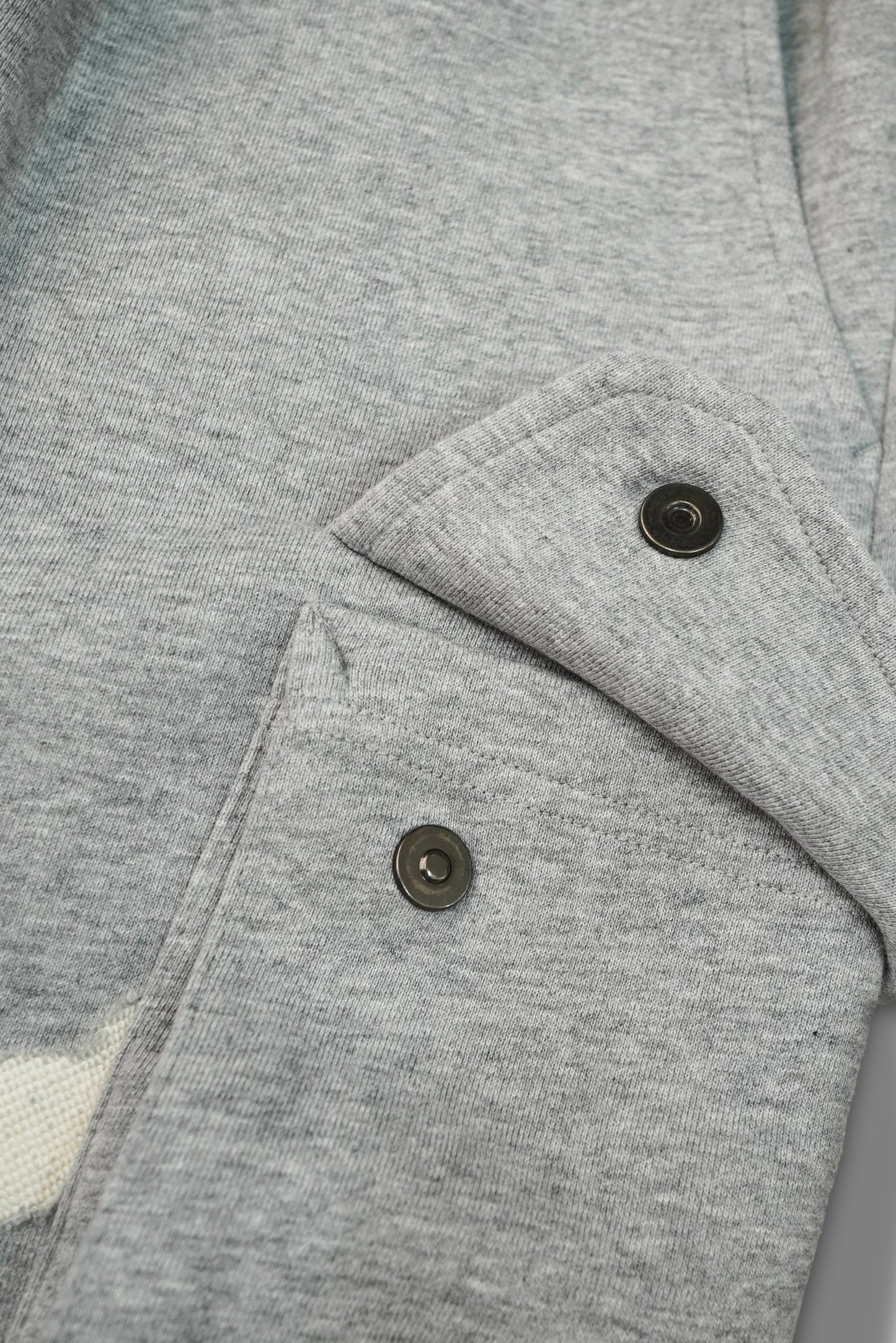 CLUB STUBBORN X OLDSOILISM M47 CROPPED SWEAT PANTS/ LASER CRANE GREY