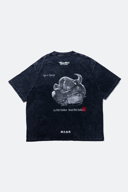NEEDLESS SS26 吉祥獅王「 撲」WASHED TEE/ BLACK