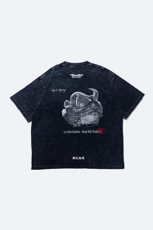 NEEDLESS SS26 吉祥獅王「 撲」WASHED TEE/ BLACK