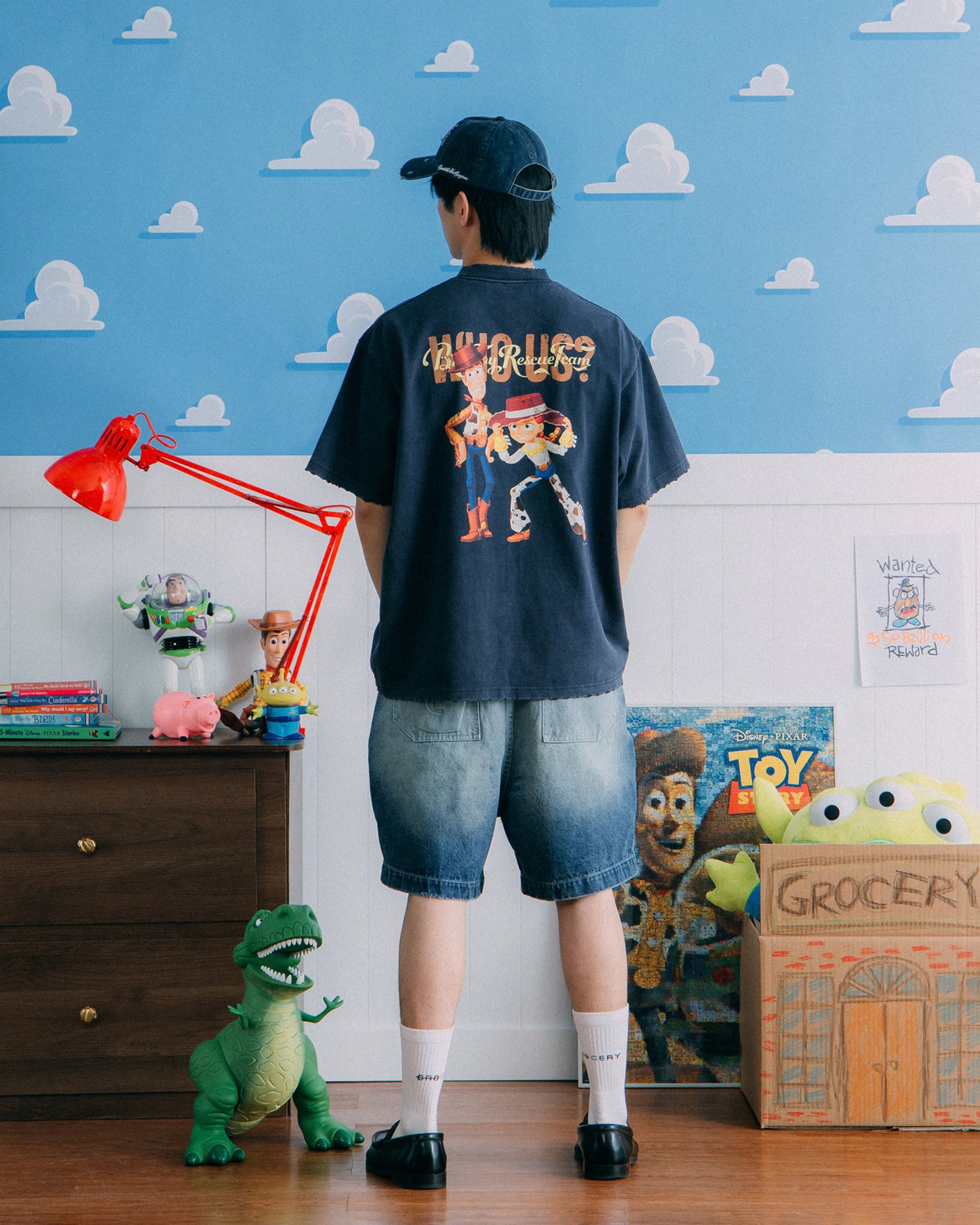 GROCERY | TARMAC | TOY STORY WOODY & JESSIE WASHED GRAPHIC BOXY TEE/ NAVY