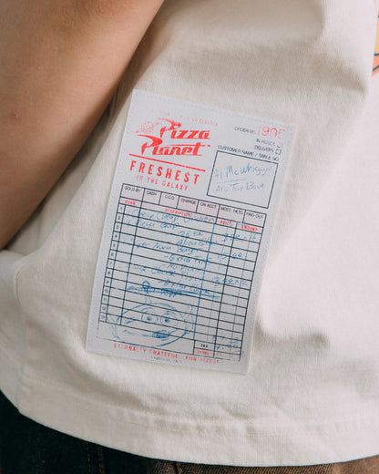 GROCERY | TARMAC | TOY STORY PIZZA PLANET CUP WASHED GRAPHIC BOXY TEE/ CREAM