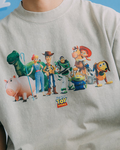 ⁠GROCERY | TARMAC | TOY STORY THE TOYS WASHED GRAPHIC BOXY TEE/ GREY OLIVE