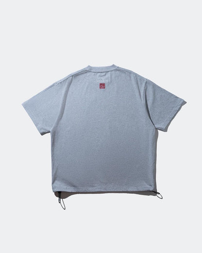 NEEDLESS SS26 OUTDOOR TEE/ GREY