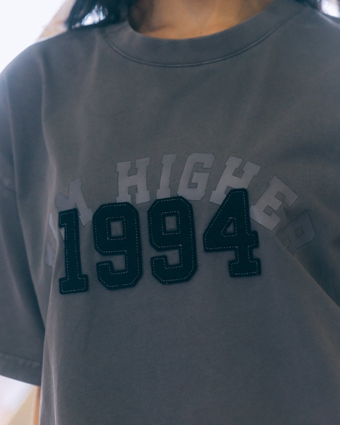 Aim Higher Club College Emblem Unisex Tee / Wash Light Charcoal - GROGROCERY