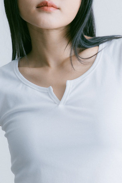 Aim Higher Club Essential V Neck Crop Tee/ Off White - GROGROCERY