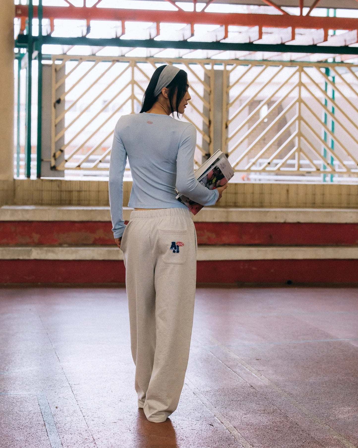 Aim Higher Club Unisex College Badge Sweatpants / Oat - GROGROCERY