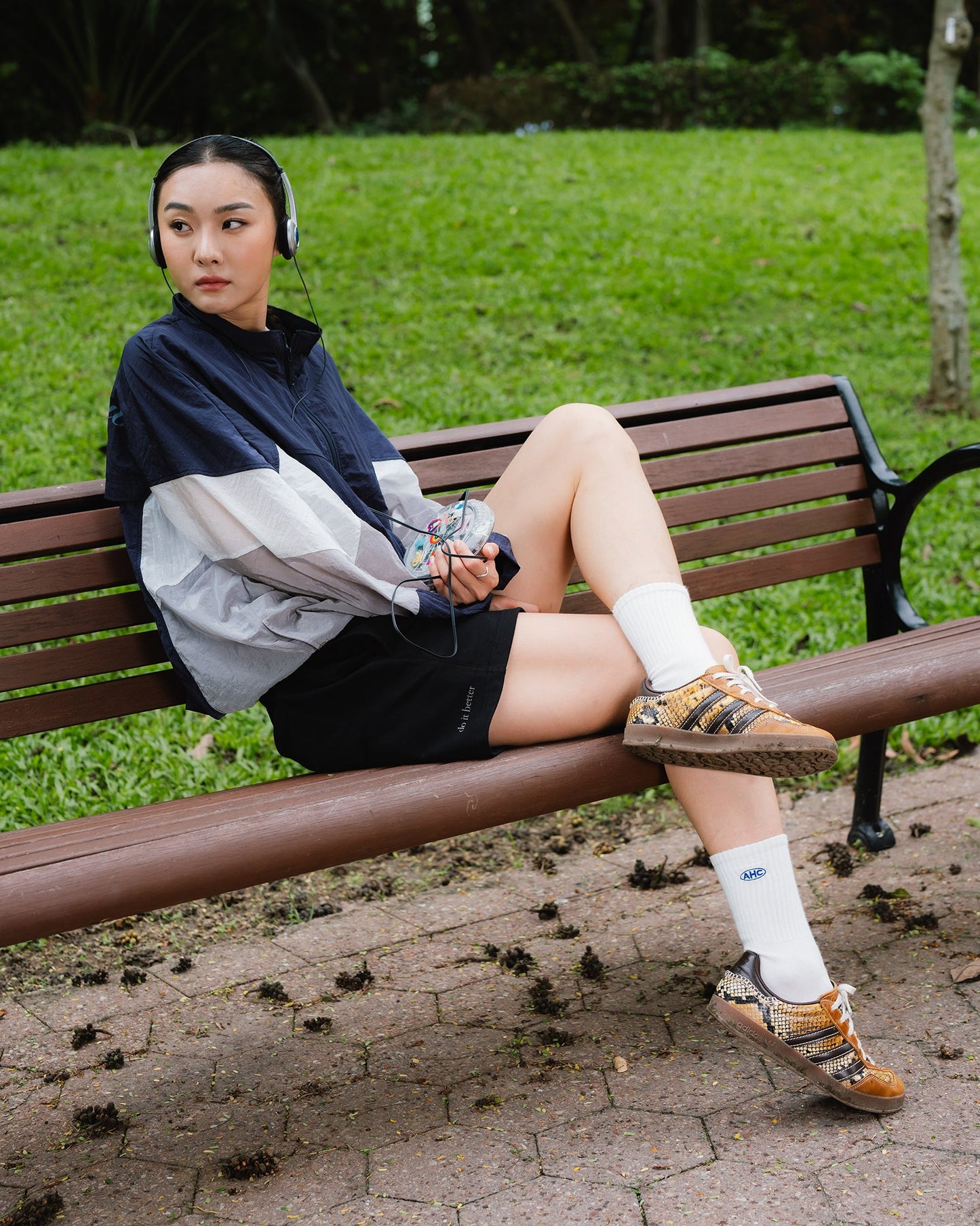 Aim Higher Club Unisex Sweat Shorts/ Black - GROGROCERY